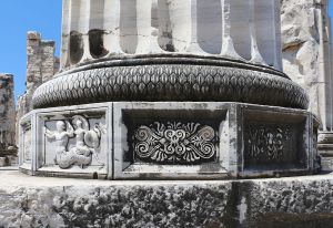 Temple_of_Apollo,_Didyma_06